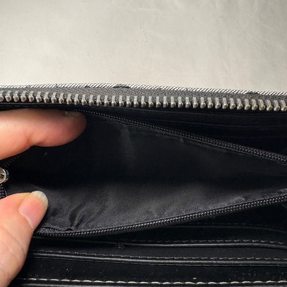 GUESS Logo Zip Around & Snap Front Wallet Clutch Bag Logo Black - Picture 6 of 13